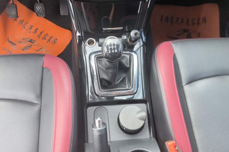 Used HYOSOW S3 2014 1.5L Luxury Version China IV Emission Standard Gear Lever