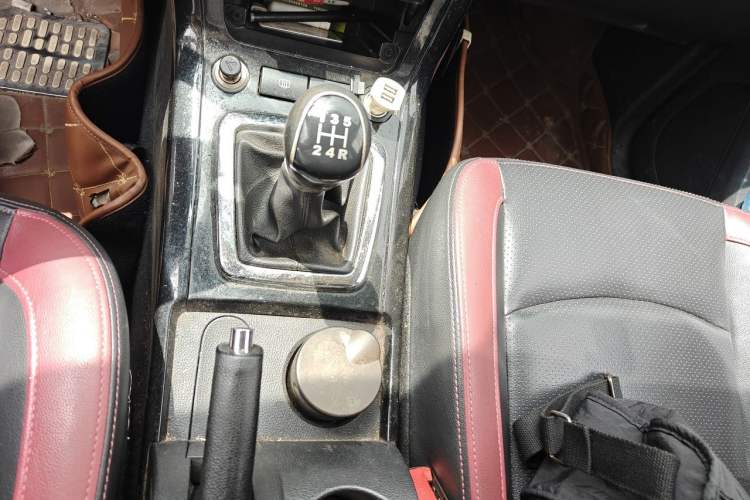 Used HYOSOW S3 2014 1.5L Comfort Version China IV Emission Standard Gear Lever