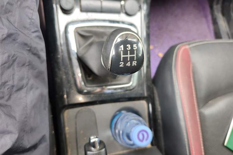Used HYOSOW S3 2014 1.8L Prestige Version China IV Emission Standard Gear Lever