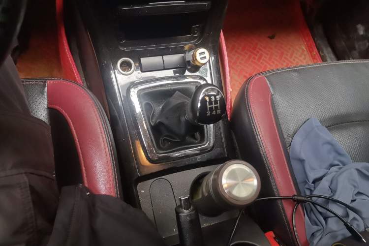Used HYOSOW S3 2014 1.5L Comfort Version China IV Emission Standard Gear Lever