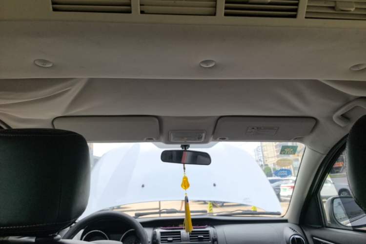 Used HYOSOW S3 2014 1.5L Luxury Version China IV Emission Standard Headliner