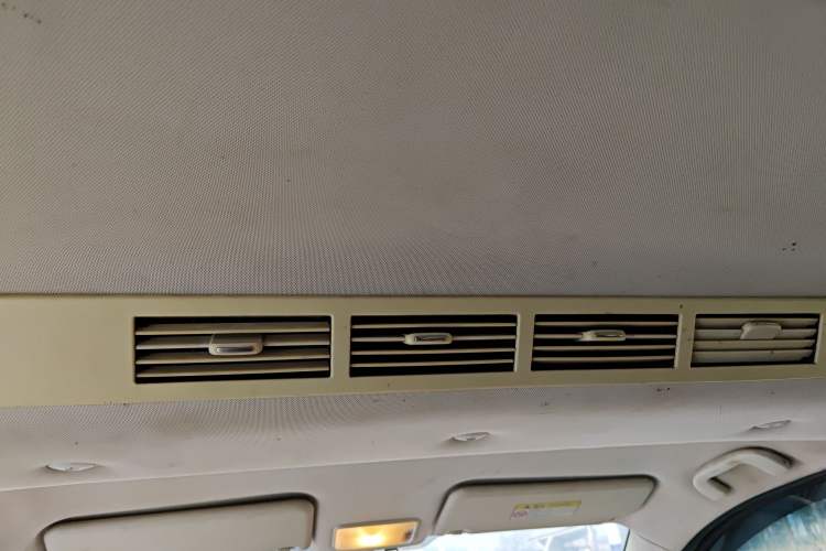 Used HYOSOW S3 2014 1.5L Luxury Version China IV Emission Standard Headliner