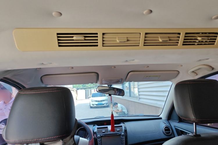 Used HYOSOW S3 2014 1.5L Luxury Version China IV Emission Standard Headliner