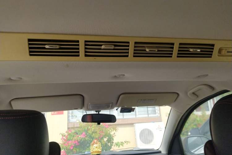 Used HYOSOW S3 2014 1.5L Luxury Version China IV Emission Standard Headliner