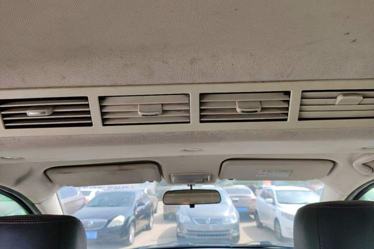 Used HYOSOW S3 2014 1.5L Luxury Version China IV Emission Standard Headliner
