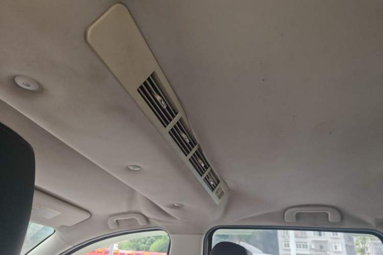 Used HYOSOW S3 2014 1.5L Luxury Version China IV Emission Standard Headliner