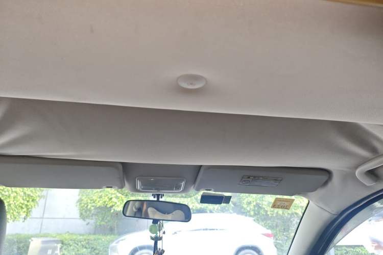 Used HYOSOW S3 2014 1.5L Luxury Version China IV Emission Standard Headliner