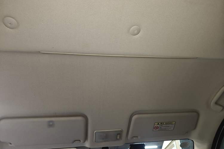 Used HYOSOW S3 2014 1.5L Luxury Version China IV Emission Standard Headliner