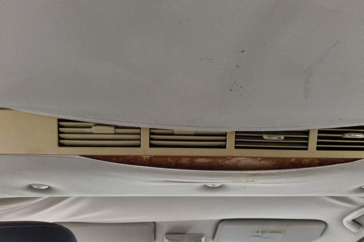 Used HYOSOW S3 2014 1.5L Luxury Version China IV Emission Standard Headliner