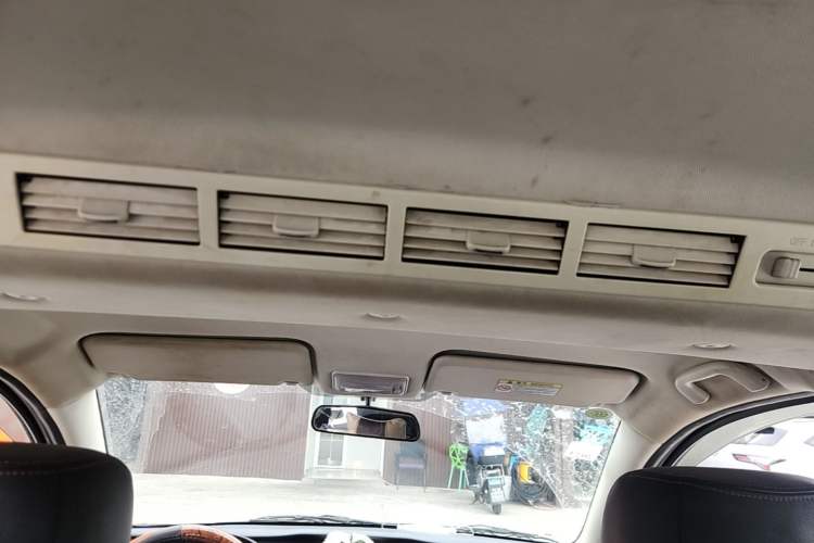 Used HYOSOW S3 2014 1.5L Luxury Version China IV Emission Standard Headliner