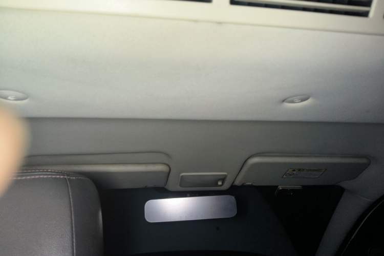 Used HYOSOW S3 2014 1.5L Luxury Version China IV Emission Standard Headliner