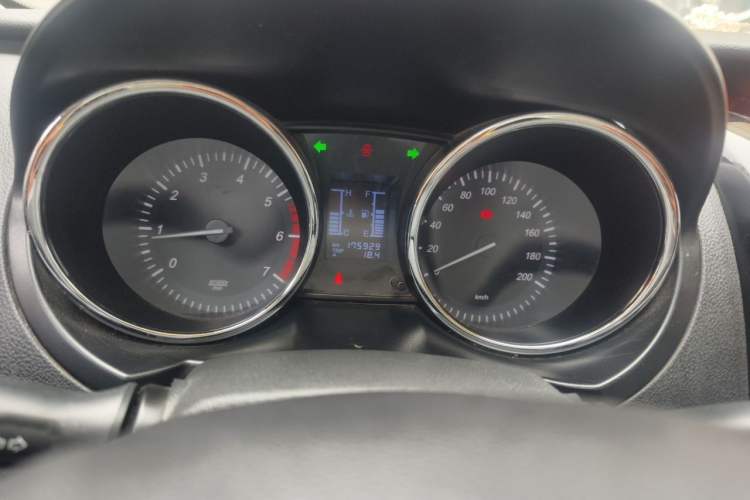 Used HYOSOW S3 2014 1.5L Luxury Version China IV Emission Standard Instrument Cluster