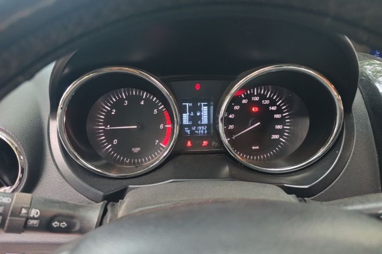 Used HYOSOW S3 2014 1.5L Luxury Version China IV Emission Standard Instrument Cluster