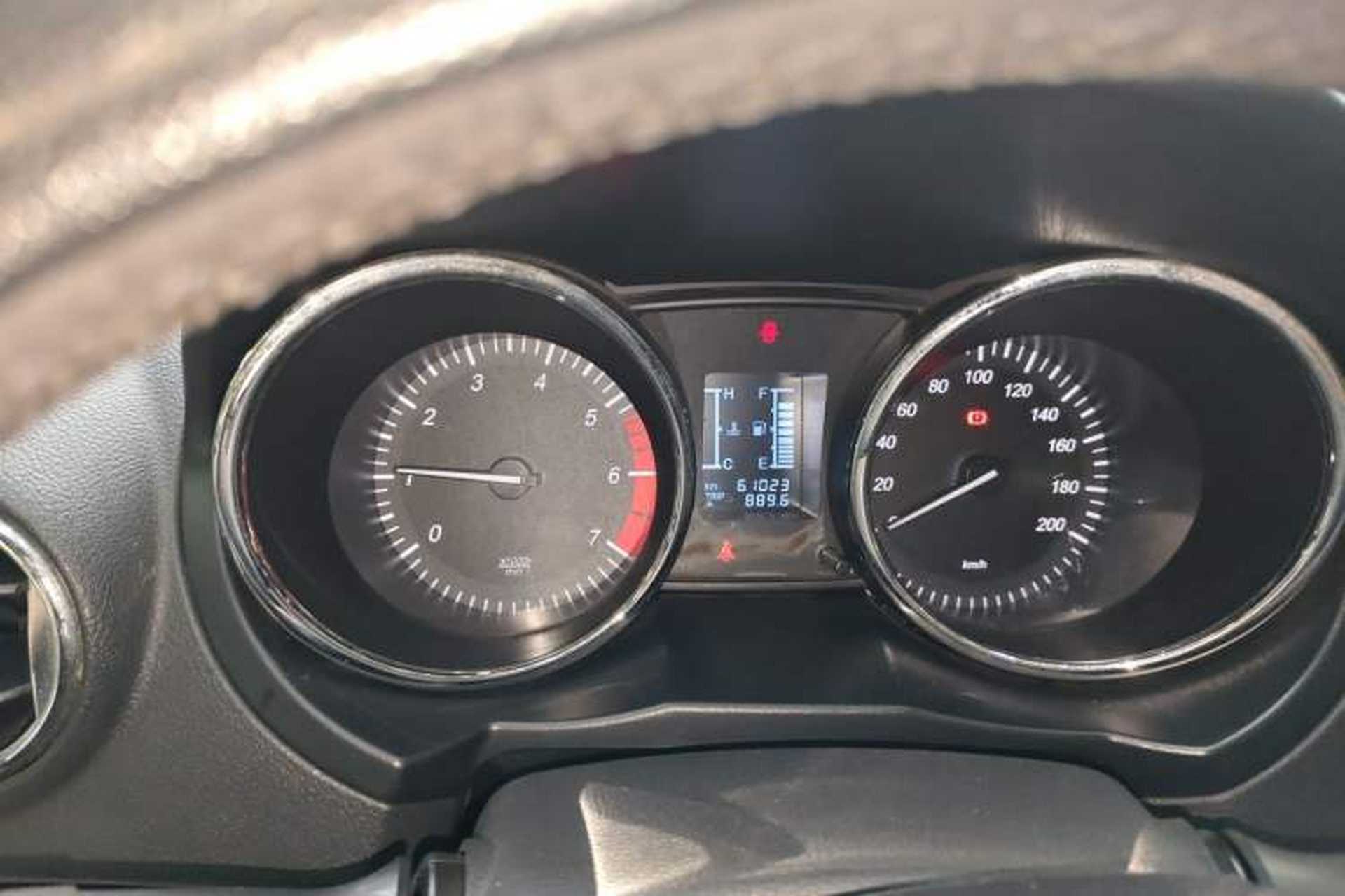 Used HYOSOW S3 2014 1.5L Luxury Version China IV Emission Standard Instrument Cluster