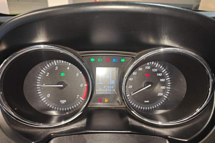Used HYOSOW S3 2014 1.5L Luxury Version China IV Emission Standard Instrument Cluster