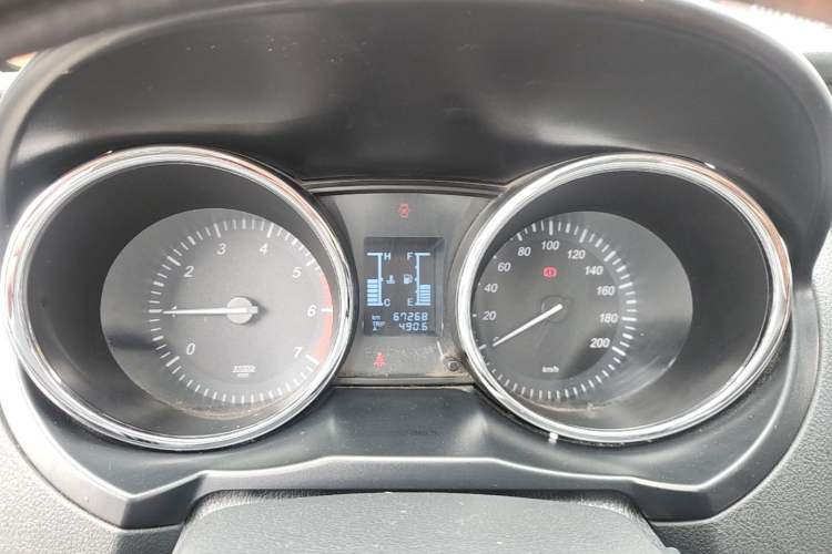 Used HYOSOW S3 2014 1.5L Luxury Version China IV Emission Standard Instrument Cluster
