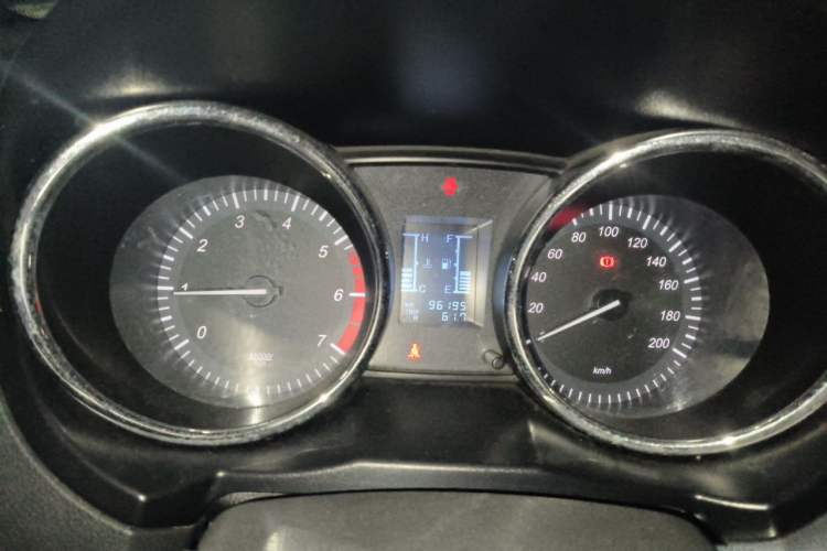 Used HYOSOW S3 2014 1.5L Luxury Version China IV Emission Standard Instrument Cluster