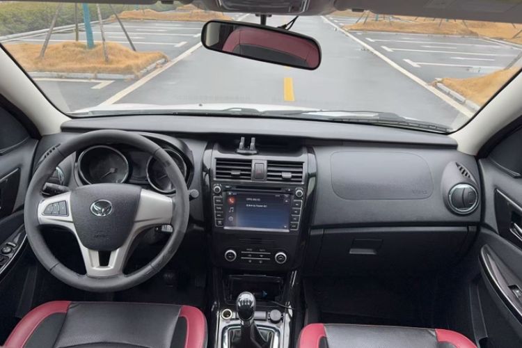 Used HYOSOW S3 2014 1.5L Luxury Version China IV Emission Standard Interior 1