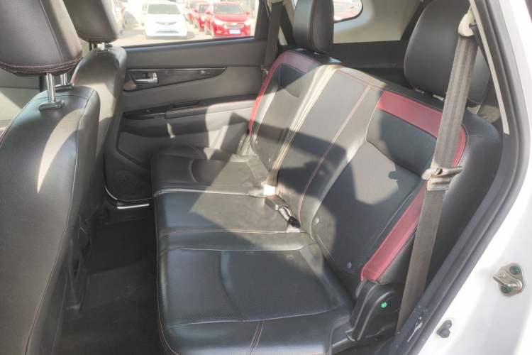 Used HYOSOW S3 2014 1.5L Comfort Version China IV Emission Standard Interior 1