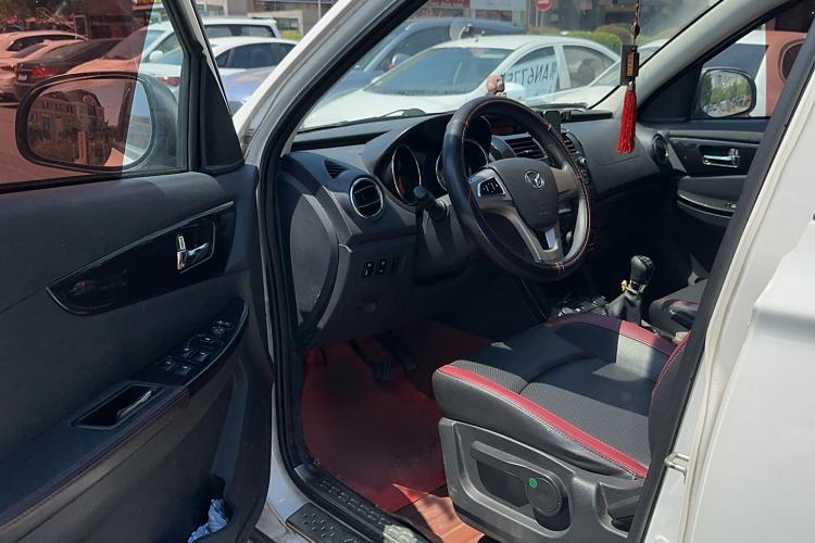 Used HYOSOW S3 2014 1.5L Comfort Version China IV Emission Standard Interior 2