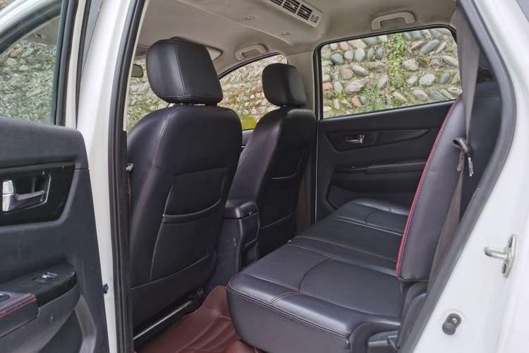 Used HYOSOW S3 2014 1.5L Comfort Version China IV Emission Standard Interior 2