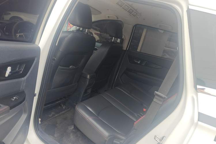 Used HYOSOW S3 2014 1.5L Comfort Version China IV Emission Standard Interior 2
