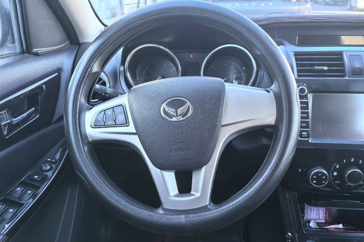Used HYOSOW S3 2014 1.5L Comfort Version China IV Emission Standard Interior 2