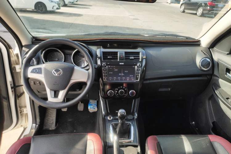 Used HYOSOW S3 2014 1.5L Comfort Version China IV Emission Standard Interior 3