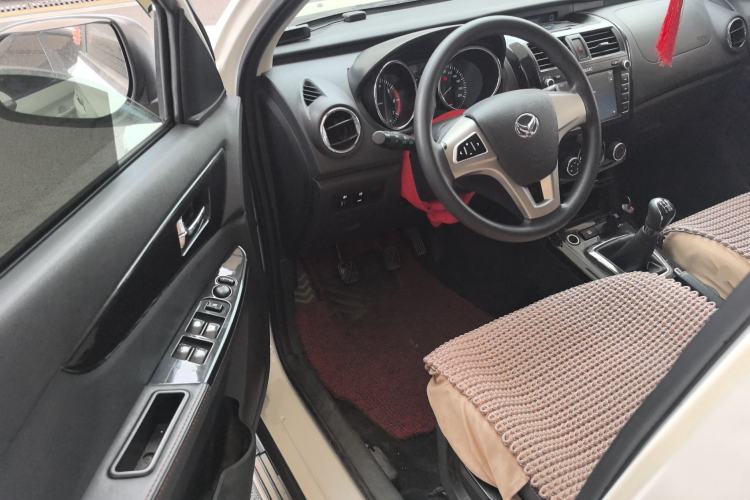 Used HYOSOW S3 2014 1.5L Comfort Version China IV Emission Standard Interior 3