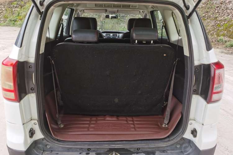 Used HYOSOW S3 2014 1.5L Comfort Version China IV Emission Standard Interior 4