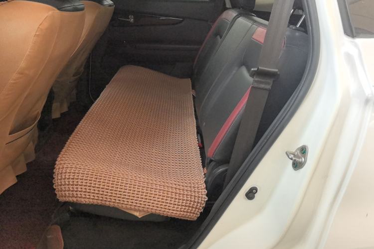 Used HYOSOW S3 2014 1.5L Comfort Version China IV Emission Standard Interior 4
