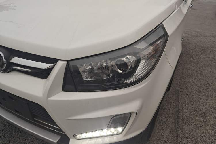 Used HYOSOW S3 2014 1.5L Luxury Version China IV Emission Standard Left Front Headlight