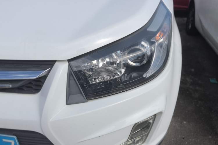 Used HYOSOW S3 2014 1.5L Luxury Version China IV Emission Standard Left Front Headlight