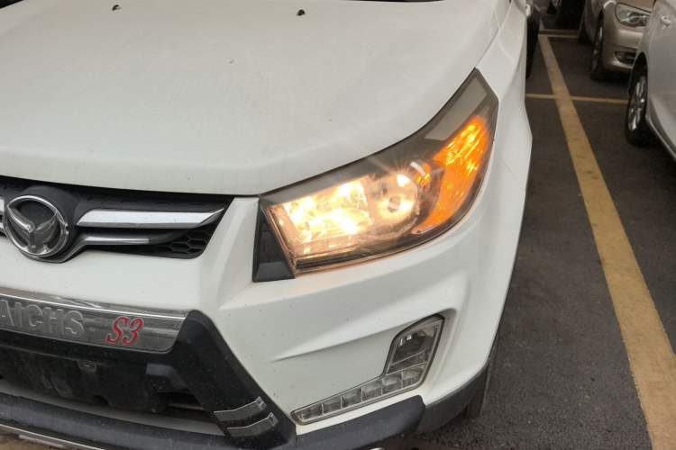 Used HYOSOW S3 2014 1.5L Comfort Version China IV Emission Standard Left Front Headlight