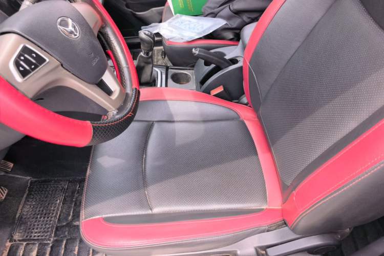 Used HYOSOW S3 2014 1.8L Prestige Version China IV Emission Standard Left Front Seat