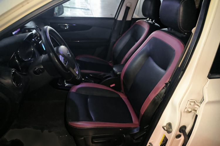Used HYOSOW S3 2014 1.5L Luxury Version China IV Emission Standard Left Front Seat
