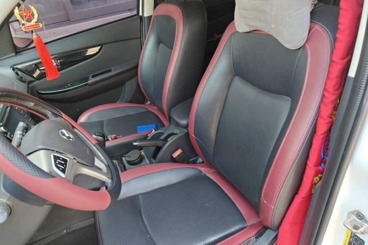 Used HYOSOW S3 2014 1.5L Luxury Version China IV Emission Standard Left Front Seat