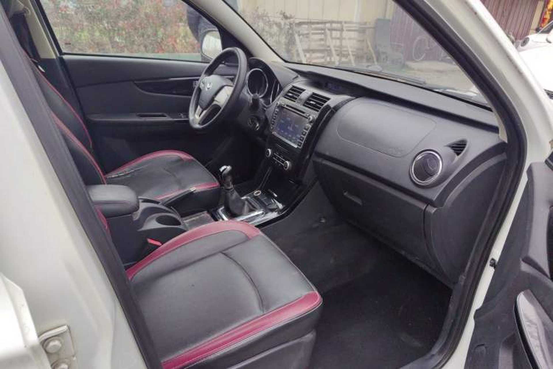 Used HYOSOW S3 2014 1.5L Luxury Version China IV Emission Standard Left Front Seat