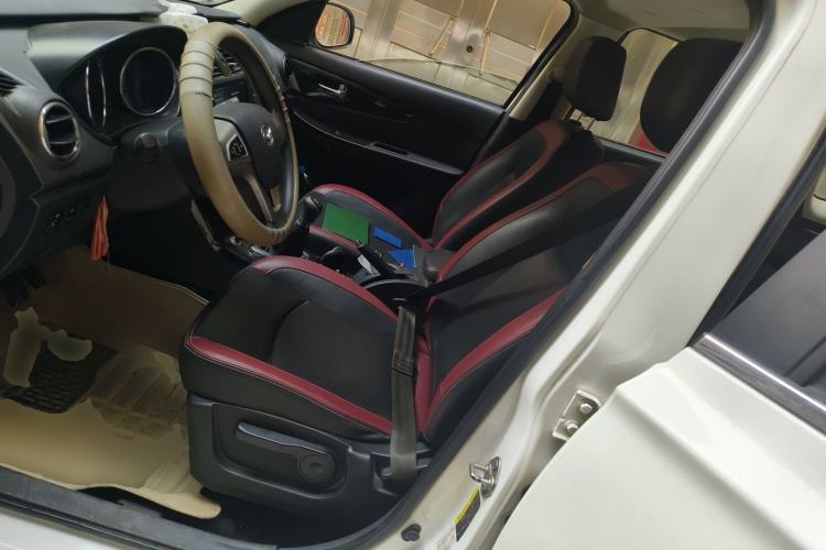 Used HYOSOW S3 2014 1.5L Comfort Version China IV Emission Standard Left Front Seat