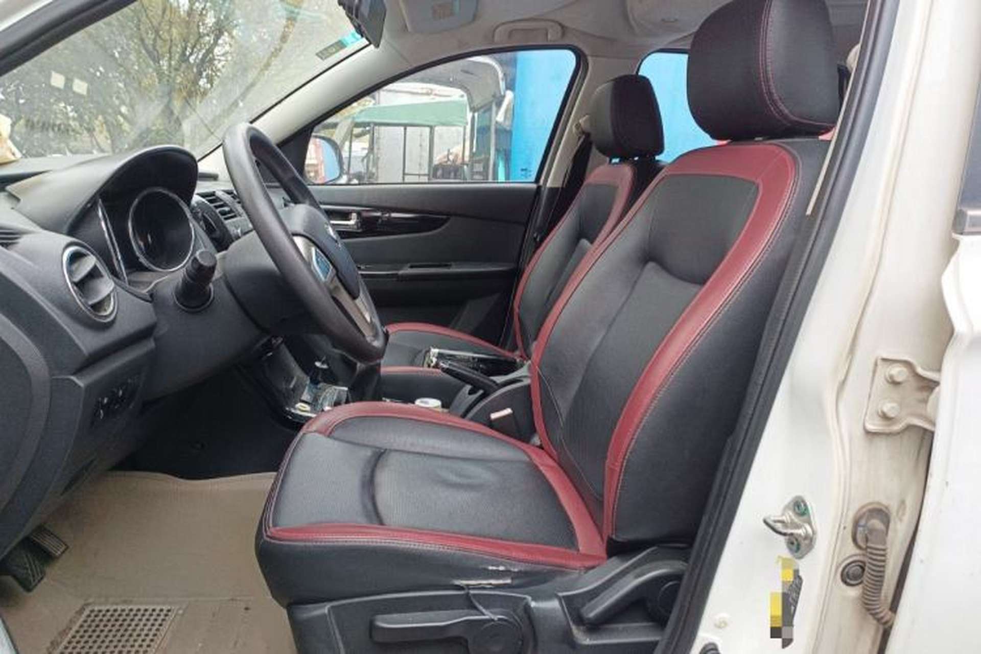 Used HYOSOW S3 2014 1.5L Comfort Version China IV Emission Standard Left Front Seat