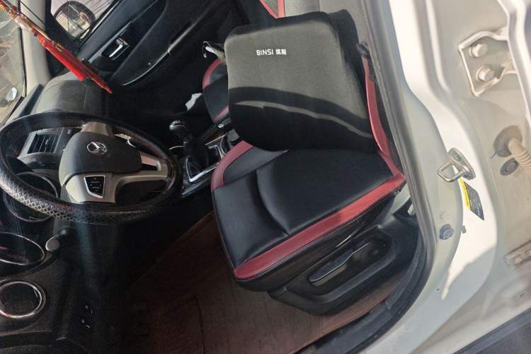 Used HYOSOW S3 2014 1.5L Comfort Version China IV Emission Standard Left Front Seat