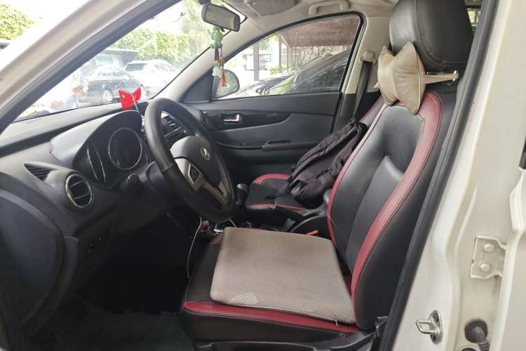 Used HYOSOW S3 2014 1.5L Luxury Version China IV Emission Standard Left Front Seat