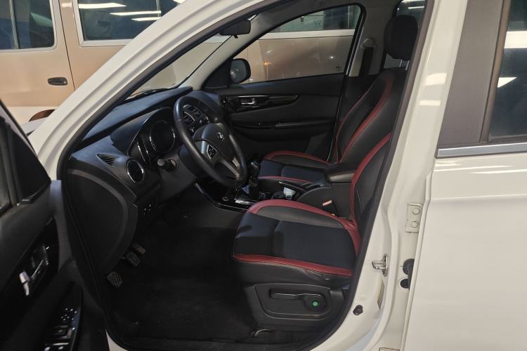 Used HYOSOW S3 2014 1.5L Luxury Version China IV Emission Standard Left Front Seat