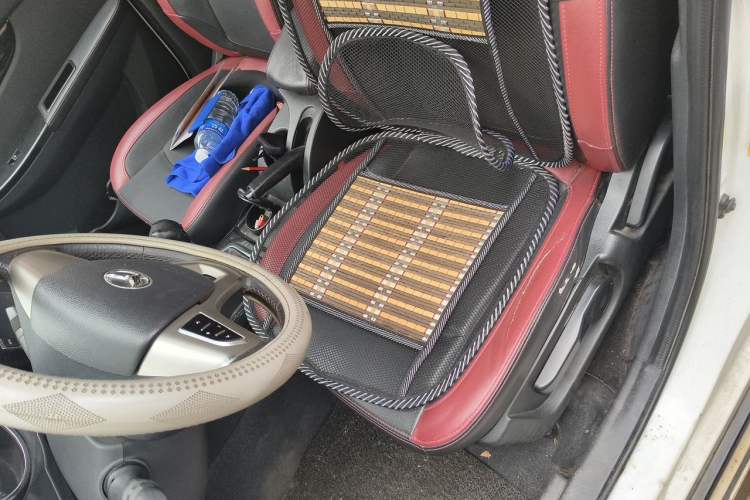 Used HYOSOW S3 2014 1.5L Luxury Version China IV Emission Standard Left Front Seat
