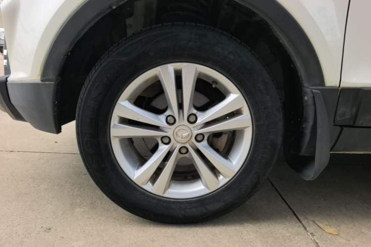 Used HYOSOW S3 2014 1.5L Luxury Version China IV Emission Standard Left Front Wheel Hub