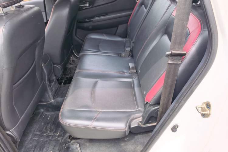 Used HYOSOW S3 2014 1.8L Prestige Version China IV Emission Standard Left Rear Seat