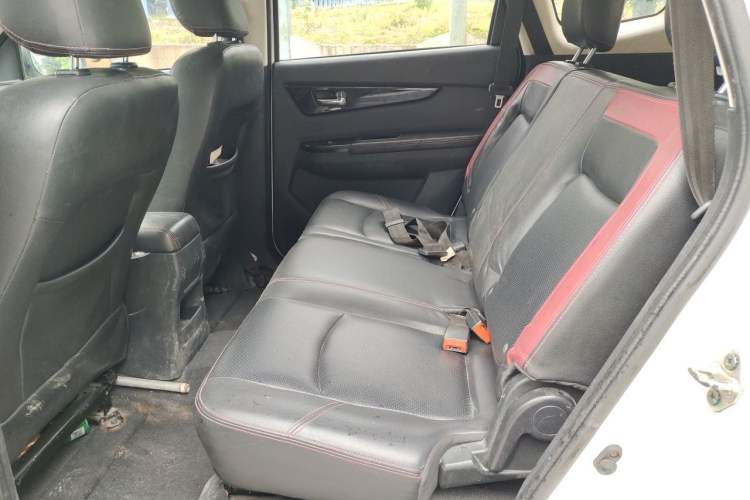 Used HYOSOW S3 2014 1.5L Comfort Version China IV Emission Standard Left Rear Seat