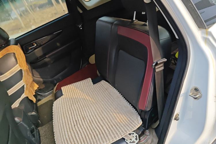 Used HYOSOW S3 2014 1.5L Luxury Version China IV Emission Standard Left Rear Seat