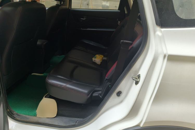 Used HYOSOW S3 2014 1.5L Comfort Version China IV Emission Standard Left Rear Seat
