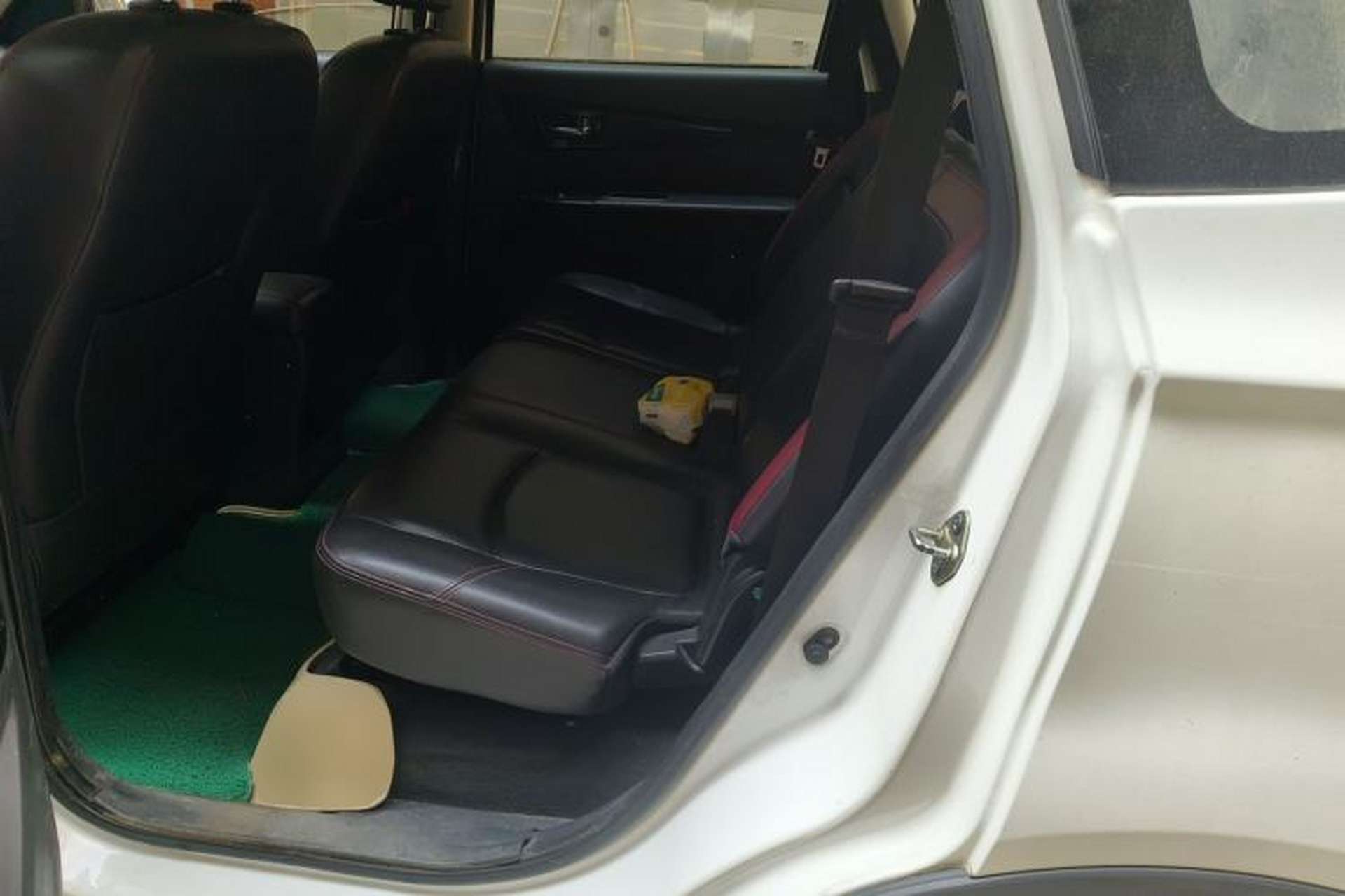 Used HYOSOW S3 2014 1.5L Comfort Version China IV Emission Standard Left Rear Seat